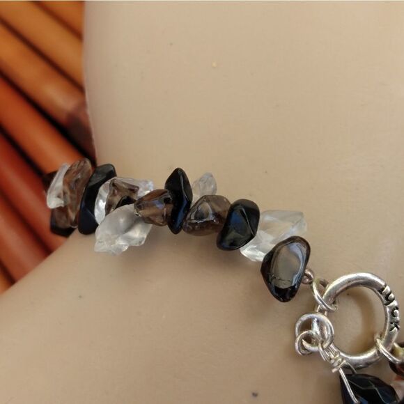 HANDMADE Black & White Stones w/Silver Accents LUCK Circular Charm Stretchable - Picture 6 of 11